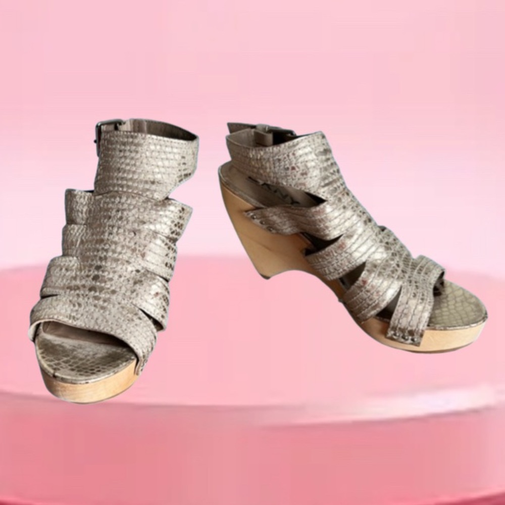 DKNY Thea Silver 4” Wood Wedges with adjustable ankle strap. Size 40/9